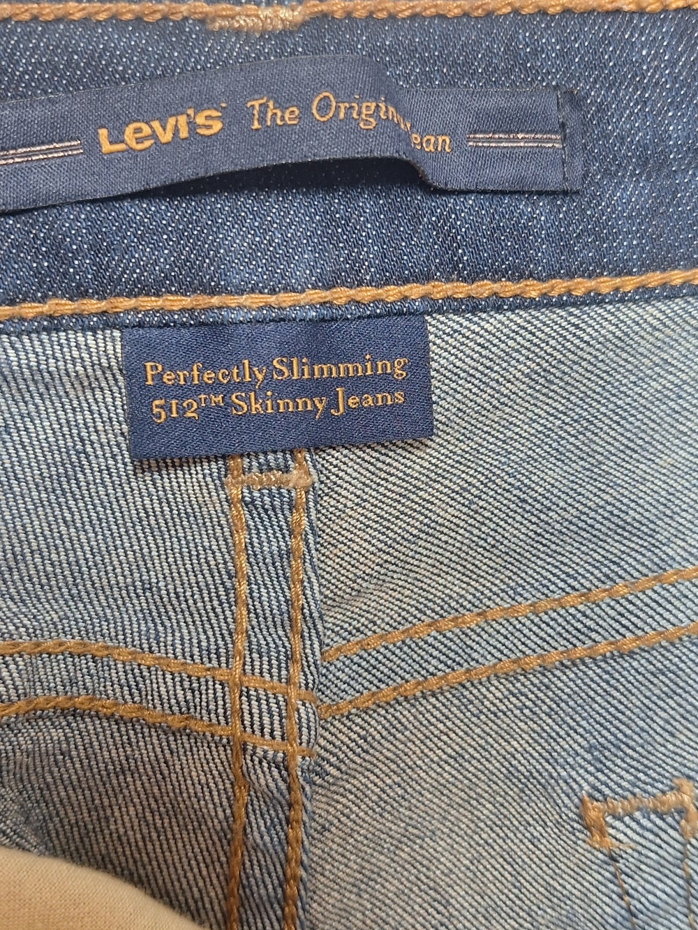 Levi’s 512 Perfectly Slimming Bootcut Dark Wash Embellished Pocket Jeans - Picture 8 of 10